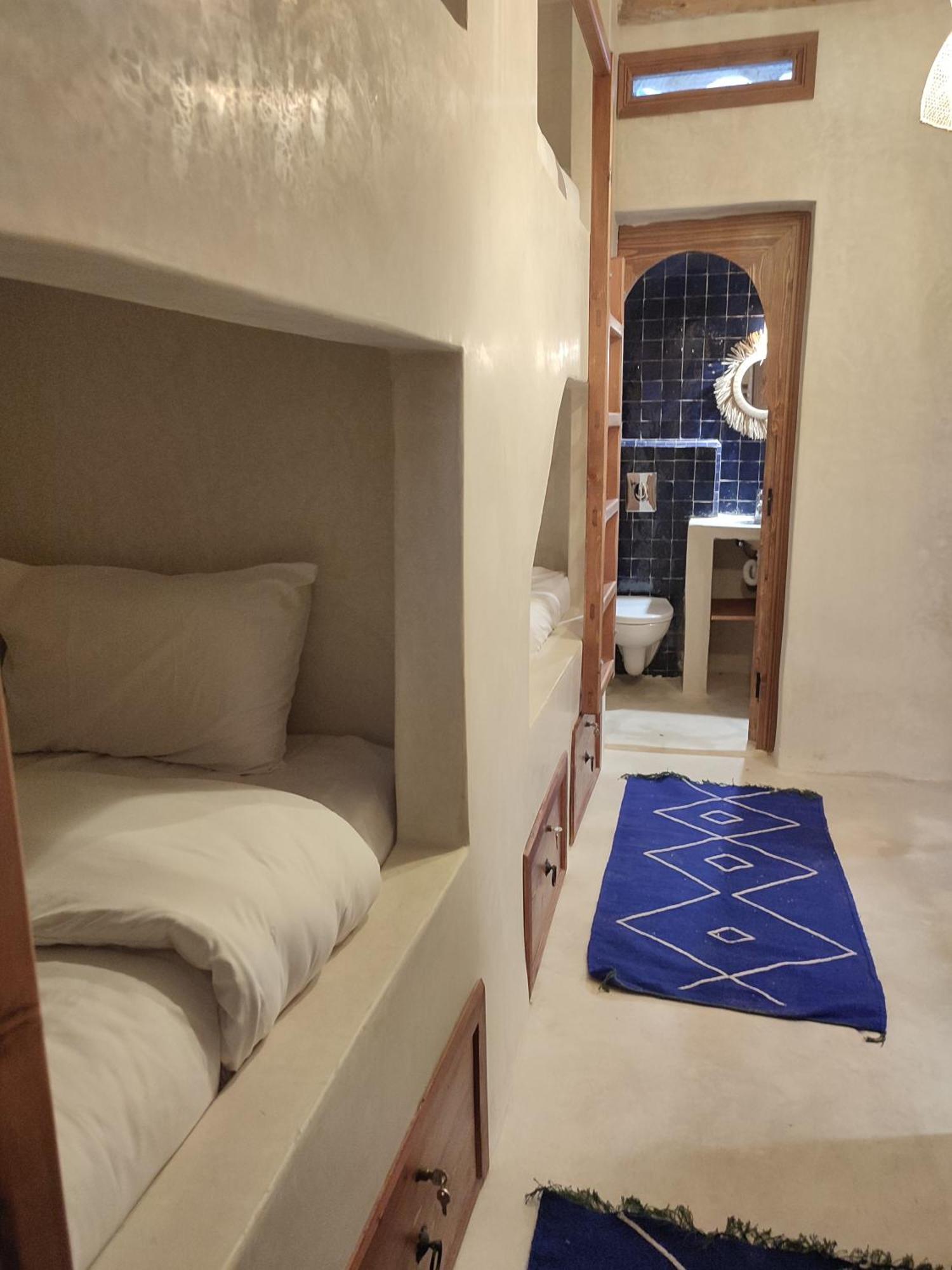 Private Room In Apartment Tov タガズー エクステリア 写真