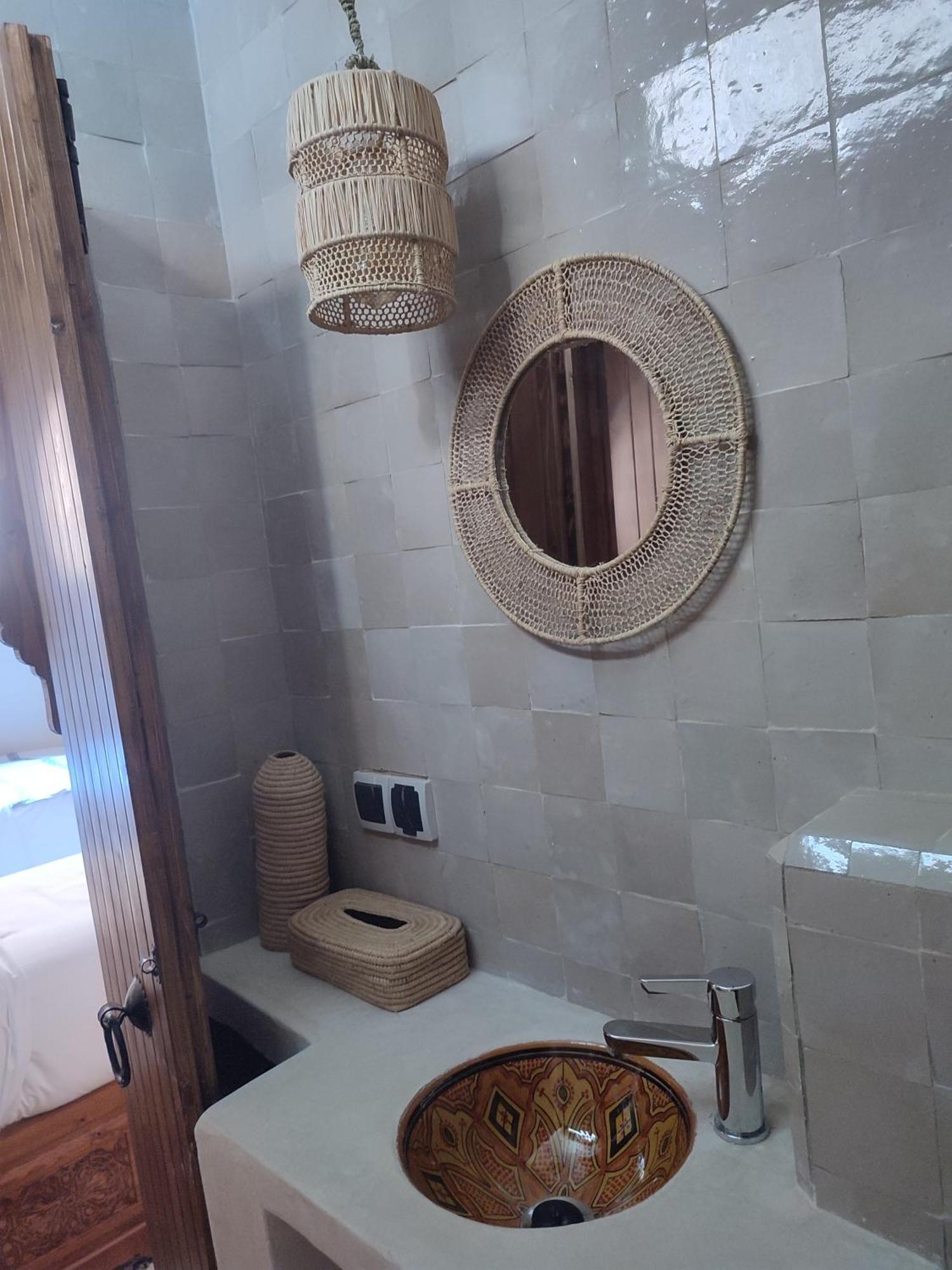 Private Room In Apartment Tov タガズー エクステリア 写真