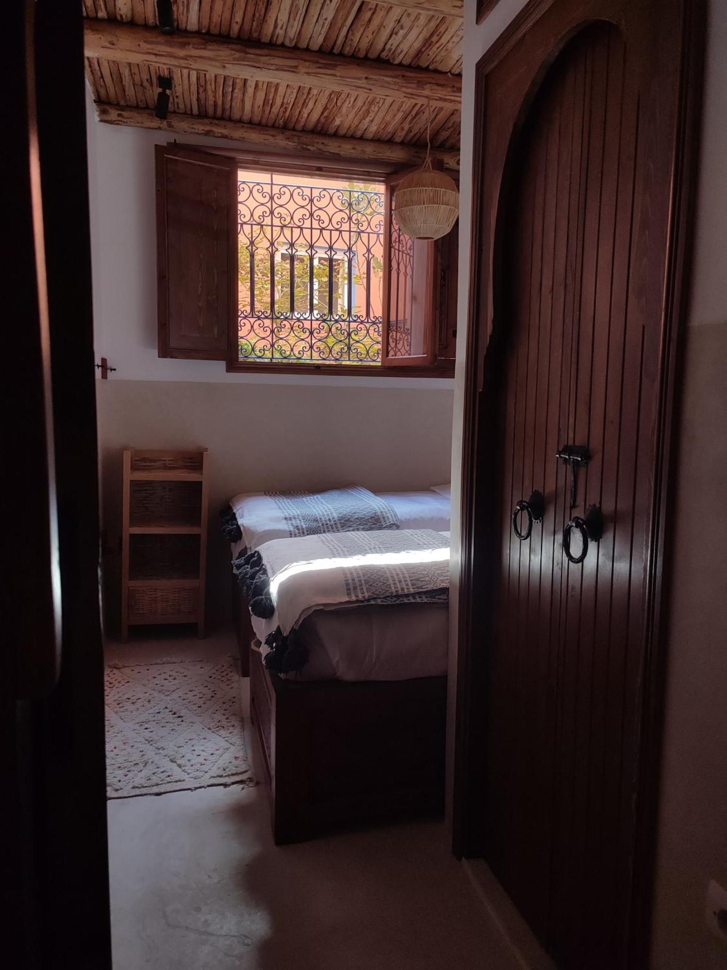 Private Room In Apartment Tov タガズー エクステリア 写真