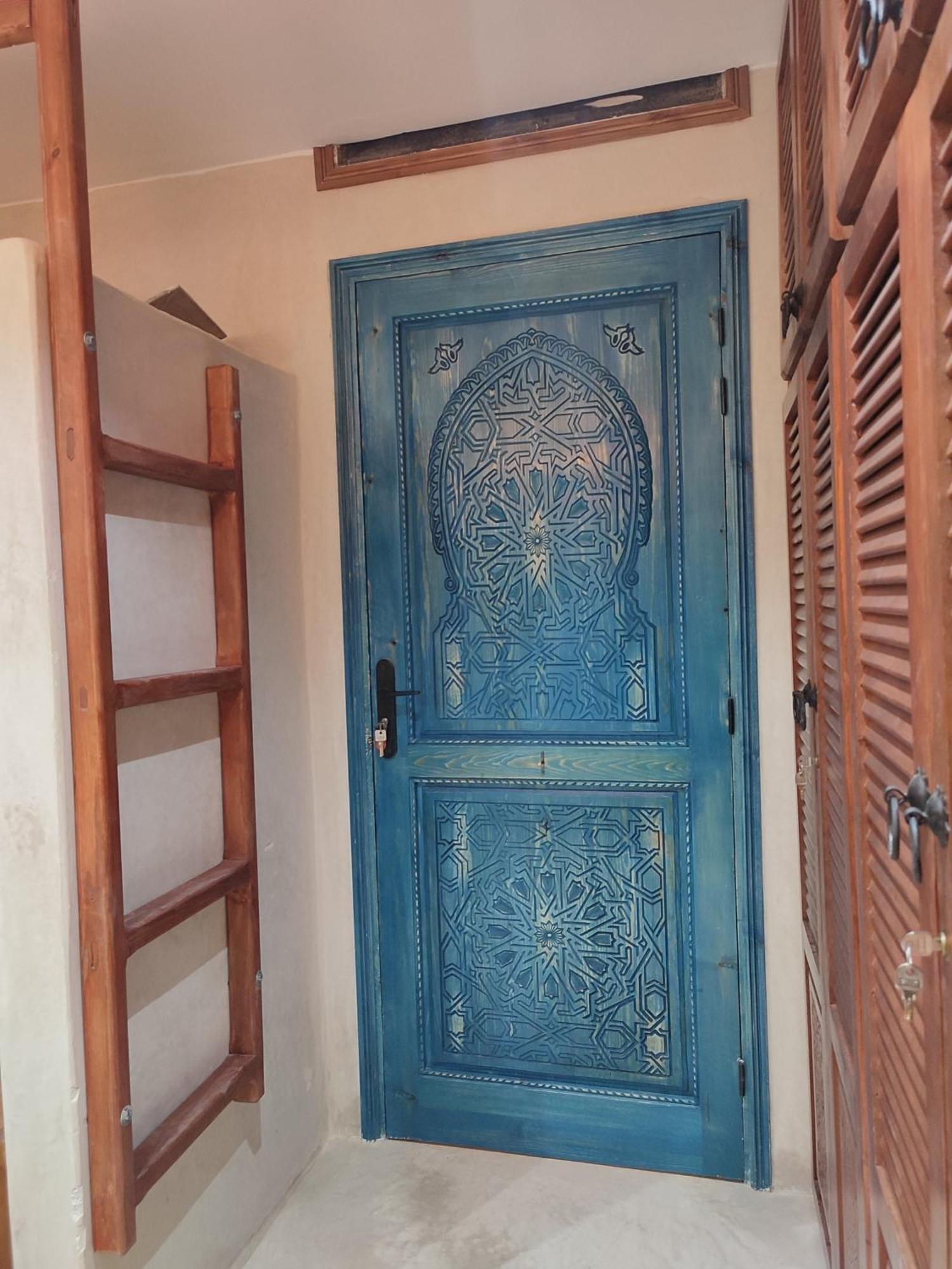 Private Room In Apartment Tov タガズー エクステリア 写真