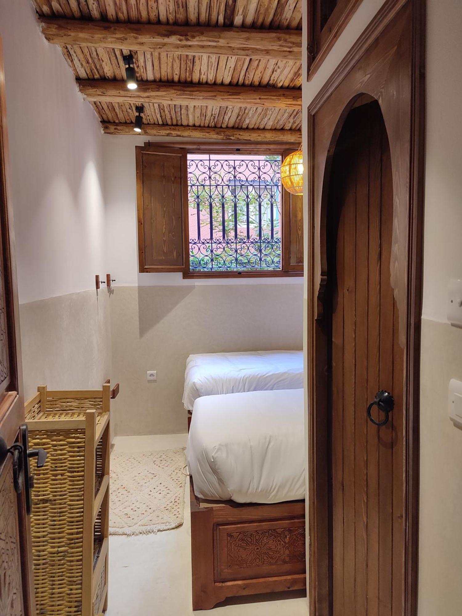 Private Room In Apartment Tov タガズー エクステリア 写真